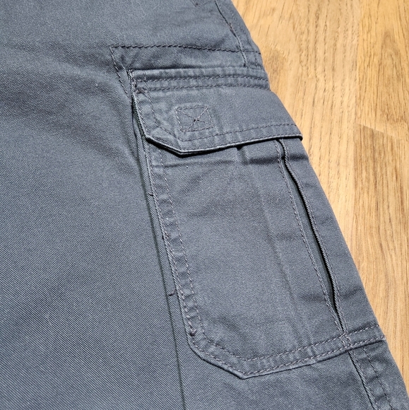 Northwest Territory Men's Gray Cargo Shorts, Size 32 - Picture 2 of 7
